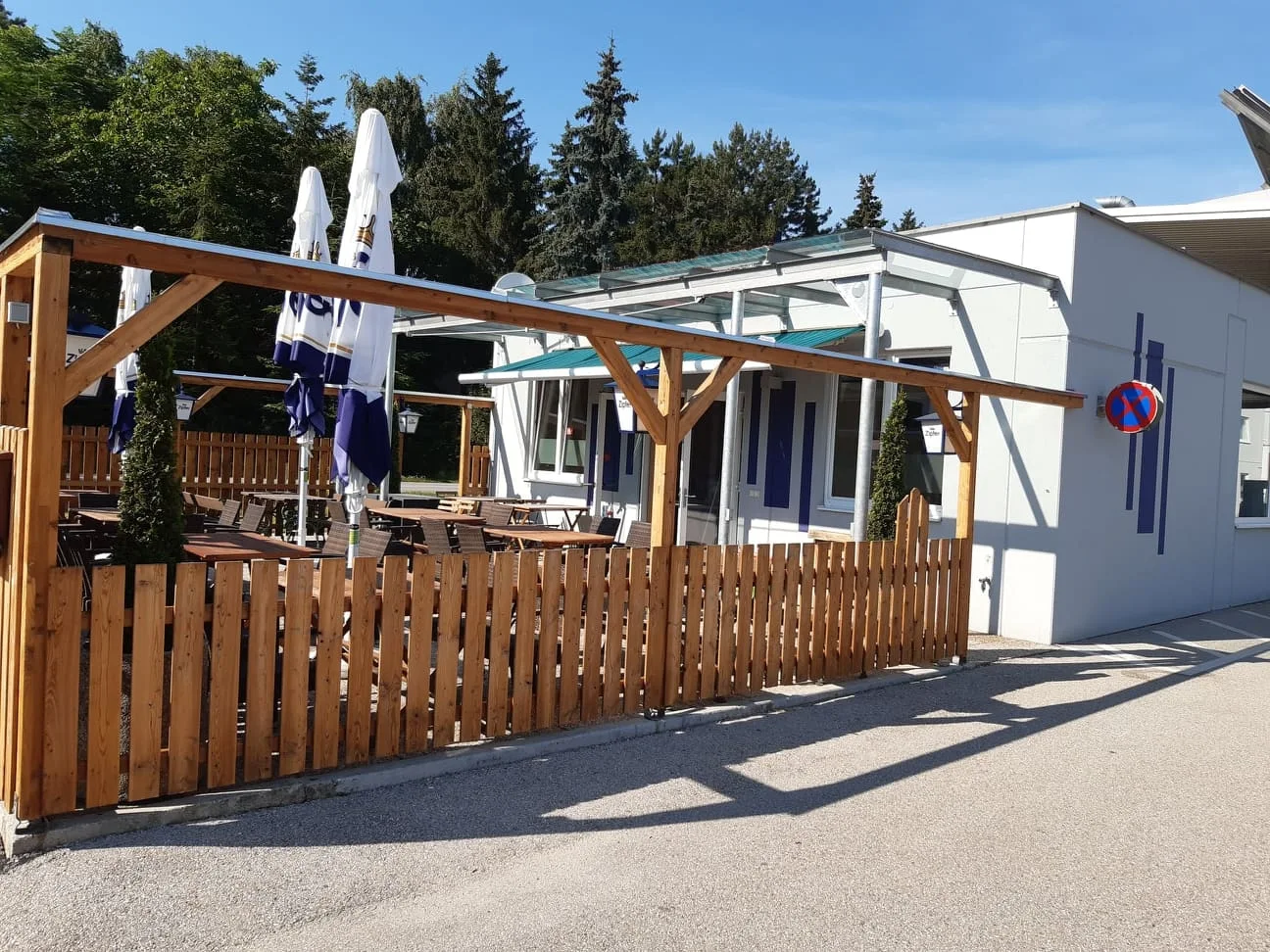 Aansicht mit Gastgaarten