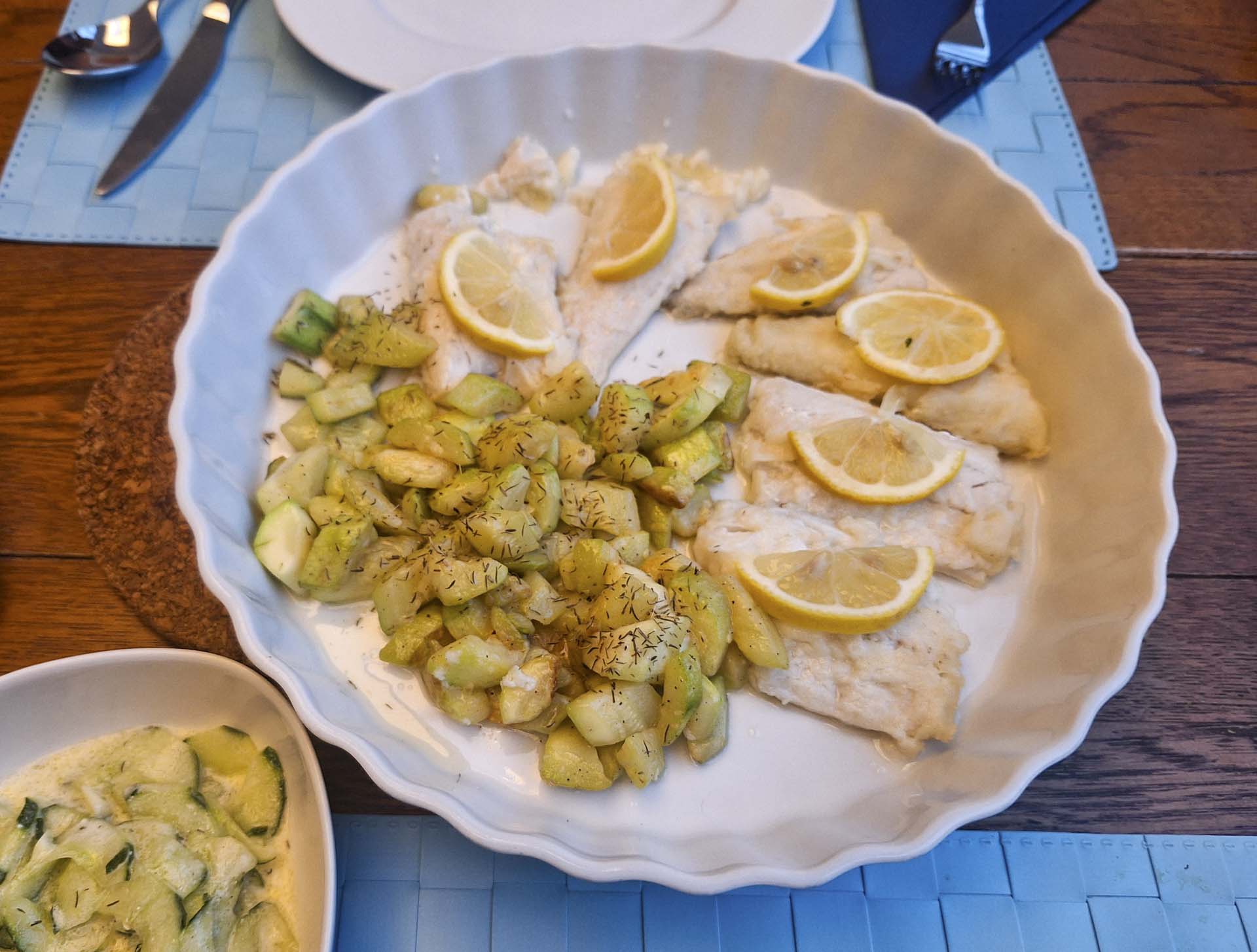 Zander mit Gurkensalat